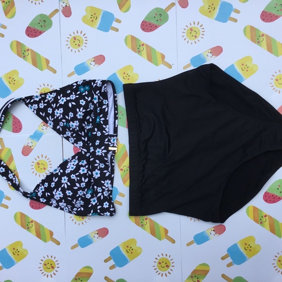 2 piece bathing suit - Picture 1 of 4
